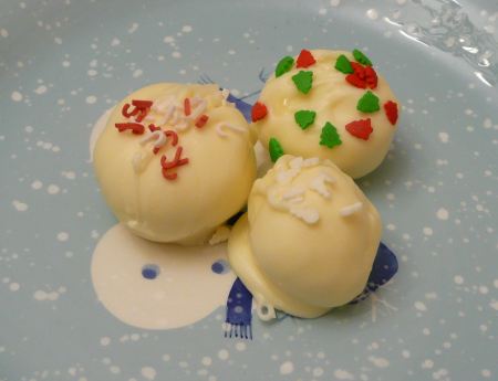 Snowballs: White-chocolate coated buttercreams